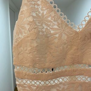 White lace dress, size 4, brand Laundry, new.